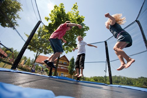 trampolin_kinder